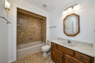 825 Biltmore Ct, Naperville, IL 60563 - Photo 20