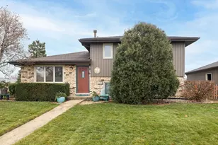 8853 O'Brien Dr, Orland Hills, IL 60487 - Photo 2