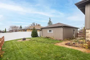 8853 O'Brien Dr, Orland Hills, IL 60487 - Photo 22