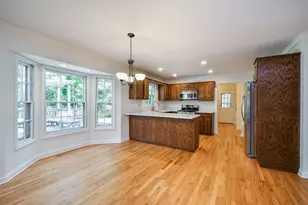 825 Biltmore Ct, Naperville, IL 60563 - Photo 6