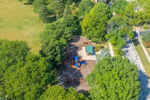 825 Biltmore Ct, Naperville, IL 60563 - Photo 40