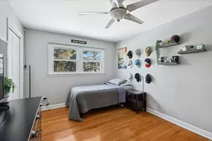 430 Valley View Dr, Downers Grove, IL 60516 - Photo 12