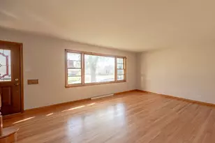 2228 High Ridge Pkwy, Hillside, IL 60162 - Photo 2