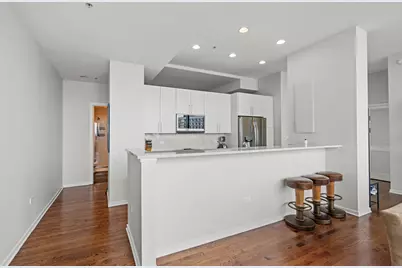 500 W Superior Street #602, Chicago, IL 60654 - Photo 2