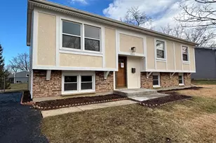 3012 Scenicwood Ln, Woodridge, IL 60517 - Photo 1