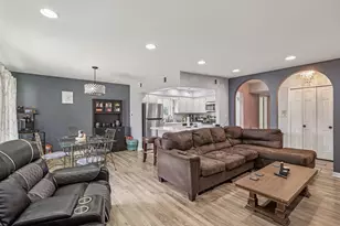 4108 W 99th St, Oak Lawn, IL 60453 - Photo 2