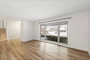 2643 N Prindle Ave, Arlington Heights, IL 60004 - Photo 2