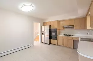 2858 Kensington Ave, Westchester, IL 60154 - Photo 4