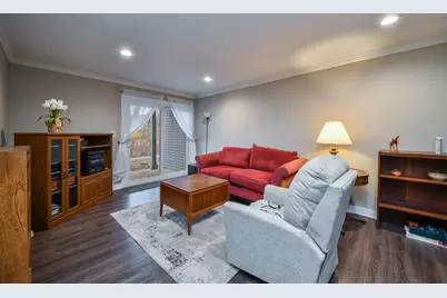 95 Midhurst Court #101B, Naperville, IL 60565 - Photo 2