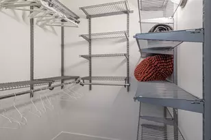 637 E Woodland Park Ave, Chicago, IL 60616 - Photo 10