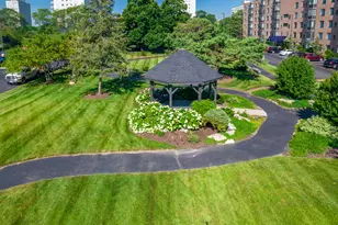 637 E Woodland Park Ave, Chicago, IL 60616 - Photo 1