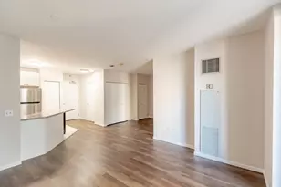 630 N State St, Chicago, IL 60654 - Photo 8