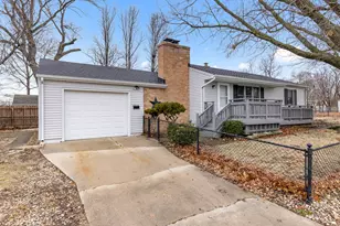 2820 Buckingham Dr, Rockford, IL 61107 - Photo 1