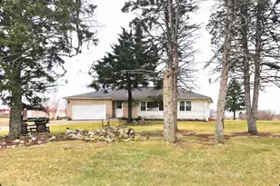 17954 E 10500N Rd, Grant Park, IL 60940 - Photo 2