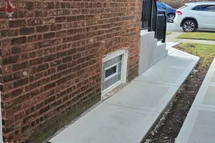 10047 S Calumet Ave, Chicago, IL 60628 - Photo 32