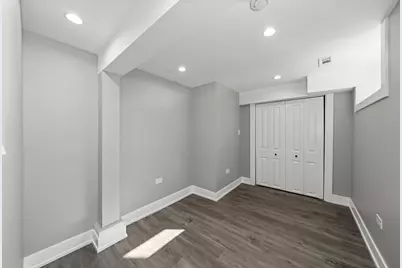 10047 S Calumet Avenue, Chicago, IL 60628 - Photo 8