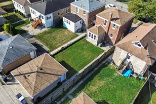 10047 S Calumet Ave, Chicago, IL 60628 - Photo 28