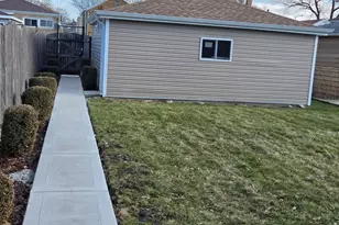 10047 S Calumet Ave, Chicago, IL 60628 - Photo 30