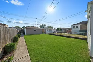 10047 S Calumet Ave, Chicago, IL 60628 - Photo 4