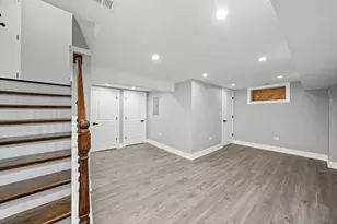 10047 S Calumet Ave, Chicago, IL 60628 - Photo 12