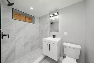 10047 S Calumet Ave, Chicago, IL 60628 - Photo 6