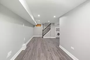 10047 S Calumet Ave, Chicago, IL 60628 - Photo 10