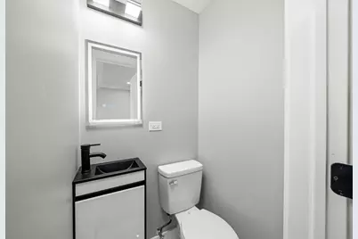 10047 S Calumet Avenue, Chicago, IL 60628 - Photo 18