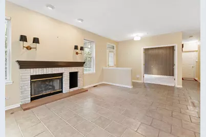 60 Tanglewood Drive #60, Glen Ellyn, IL 60137 - Photo 2