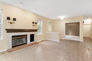 60 Tanglewood Dr, Glen Ellyn, IL 60137 - Photo 2