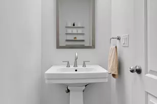 1057 N Marshfield Ave, Chicago, IL 60622 - Photo 16