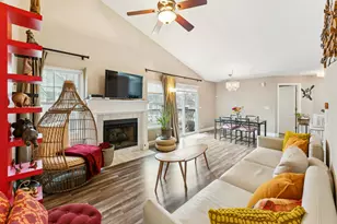 159 W Hamilton Dr, Palatine, IL 60067 - Photo 6