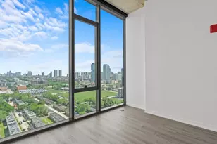 808 N Cleveland Ave, Chicago, IL 60610 - Photo 12