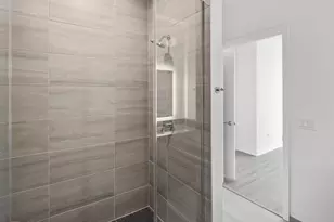 808 N Cleveland Ave, Chicago, IL 60610 - Photo 24