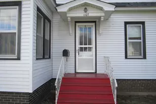 1107 S Main St, Belvidere, IL 61008 - Photo 2