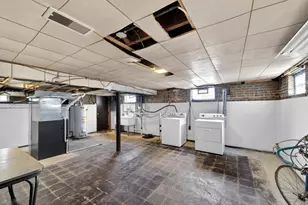 2921 W Gregory St, Chicago, IL 60625 - Photo 24
