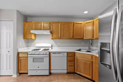 1037 Huntington Drive, Elk Grove Village, IL 60007 - Photo 8