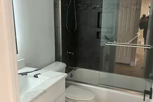 194 N Waters Edge Dr, Glendale Heights, IL 60139 - Photo 8