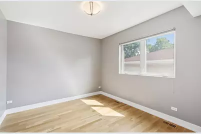 6339 N Leona Avenue, Chicago, IL 60646 - Photo 16