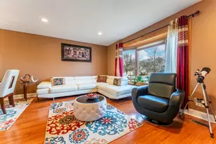 1031 W Shedron Way, Lombard, IL 60148 - Photo 4