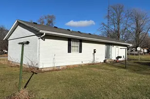 400 North St, Donovan, IL 60931 - Photo 4