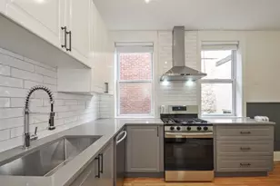 1314 W Argyle St, Chicago, IL 60640 - Photo 2