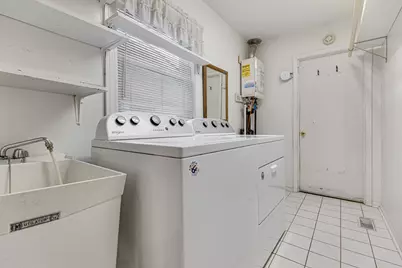 197 Smethwick Road, Elk Grove Village, IL 60007 - Photo 14