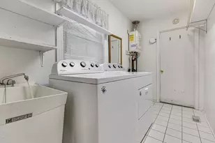 197 Smethwick Rd, Elk Grove Village, IL 60007 - Photo 14