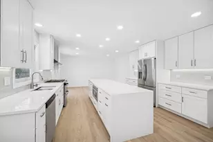 4018 Yorkshire Ln, Northbrook, IL 60062 - Photo 8