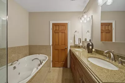 4323 W Peterson Avenue, Chicago, IL 60646 - Photo 16