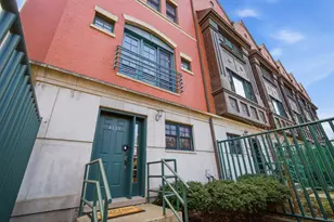 4323 W Peterson Ave, Chicago, IL 60646 - Photo 2