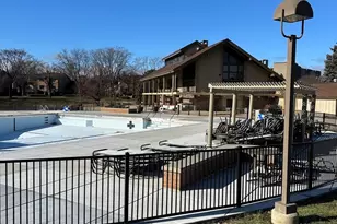 301 Lake Hinsdale Dr, Willowbrook, IL 60527 - Photo 36