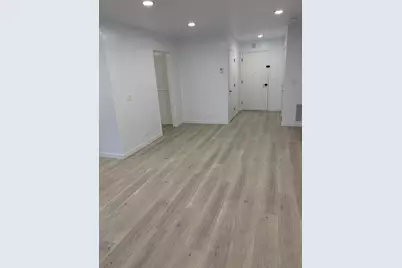 301 Lake Hinsdale Drive #108, Willowbrook, IL 60527 - Photo 4