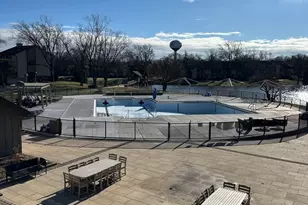 301 Lake Hinsdale Dr, Willowbrook, IL 60527 - Photo 34