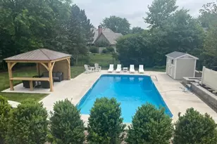 22 Aintree Rd, Saint Charles, IL 60174 - Photo 2